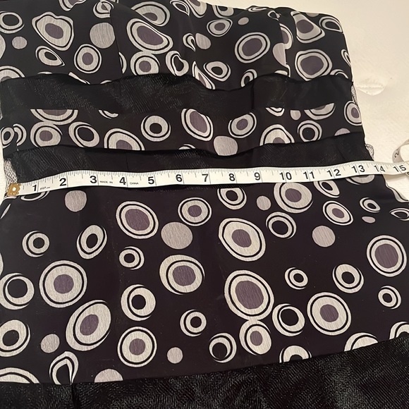 Pamella Roland Elegant Strapless Fit & Flare Silhouette. Preloved - Picture 8 of 10